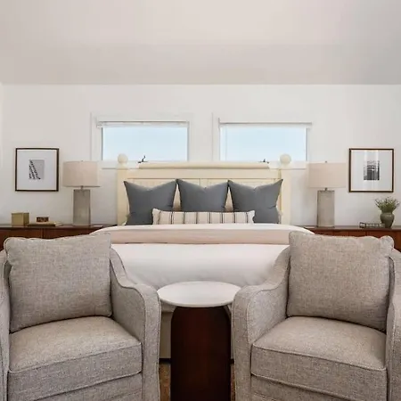2Min Walk To Beach Private Pool & Hot Tub